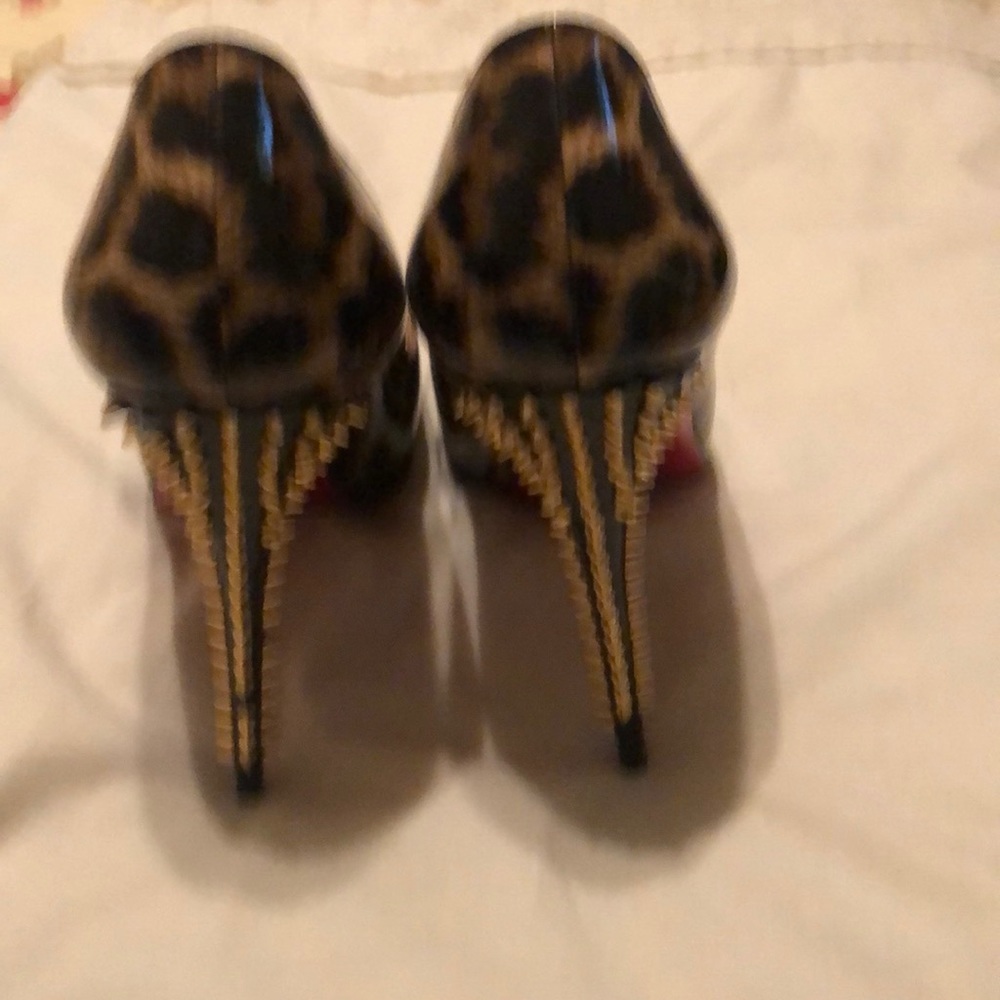 Shoes - Picture 2 of 3